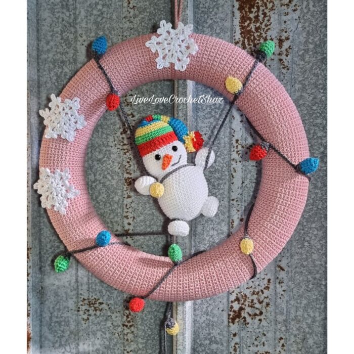 Snowy in a Tangle Christmas Wreath