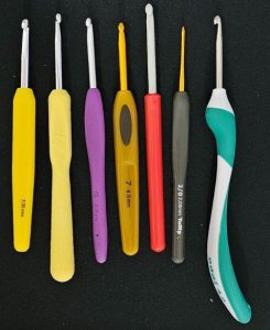 ergonomic hooks